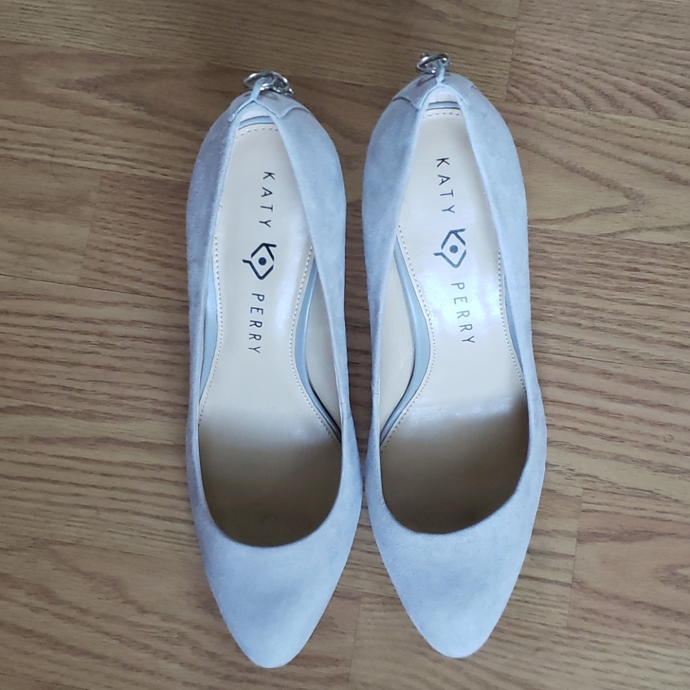 Katy Perry Pumps - Picture 2 of 6